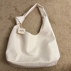 Ulta Beauty Ivory Woven Hobo Shoulder Bag New With Tags Magnetic Clasp